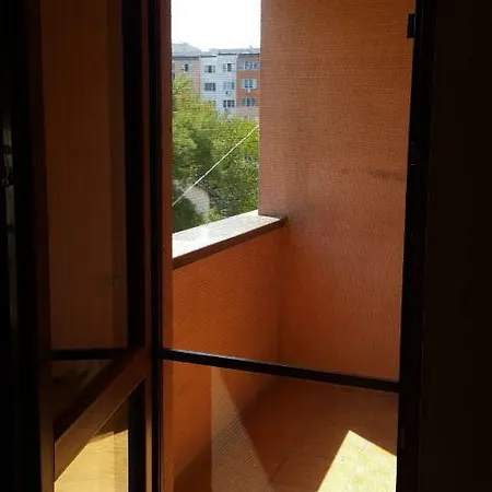 Krasi-2 Bedroom & Free Parking Near Center Apartment *